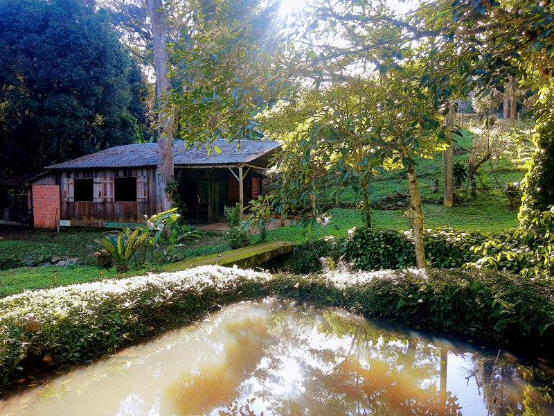 Chácara à venda com 3 quartos, 200.00m² - Becker,Dois Irmãos