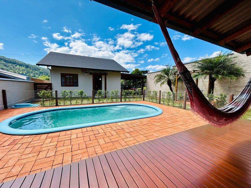 Casa à venda com 2 quartos, 117.00m² - Walachai,Morro Reuter