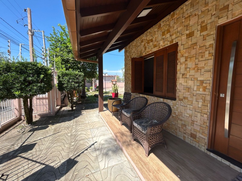  - Casa à venda em Dois Irmãos, Vale Verde, com 5 quartos, 275.00m²