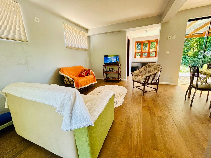  - Casa à venda em Dois Irmãos, União, com 2 quartos, 180m²