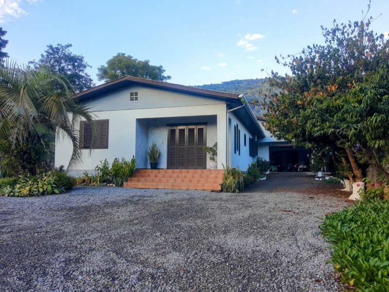 Casa à venda com 3 quartos, 149.50m² - Centro,Santa Maria do Herval