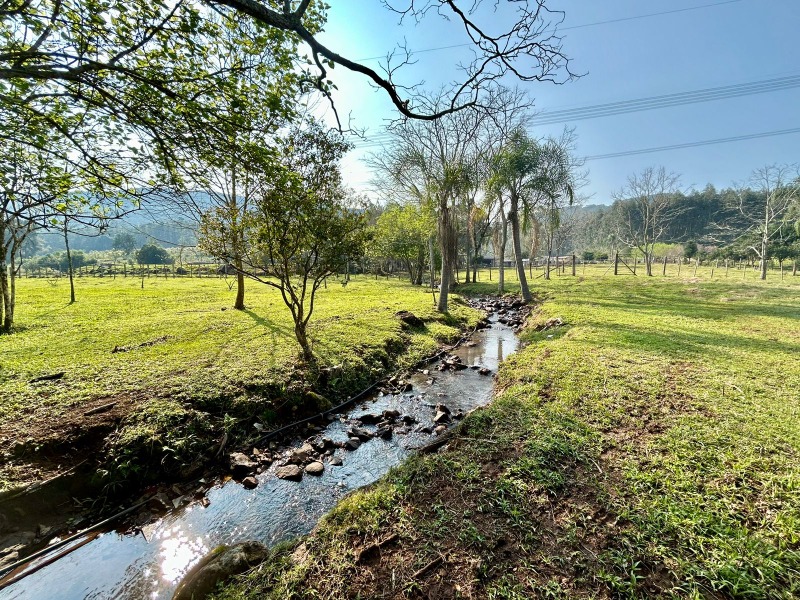 Chácara à venda com 4 quartos - Vale Direito,Dois Irmãos