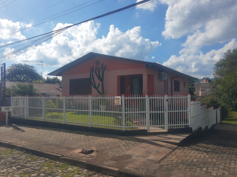 Casa à venda com 4 quartos, 15.55m² - Industrial,Dois Irmãos