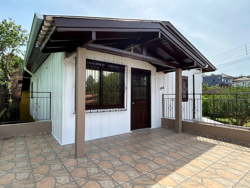 Casa para alugar, Bela Vista, com 3 quartos, 100.00m² - Joel Blume Corretor